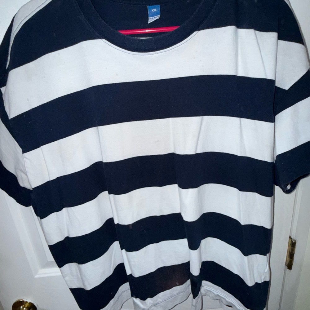 Old Navy Black and White Striped Short Sleeve Tee